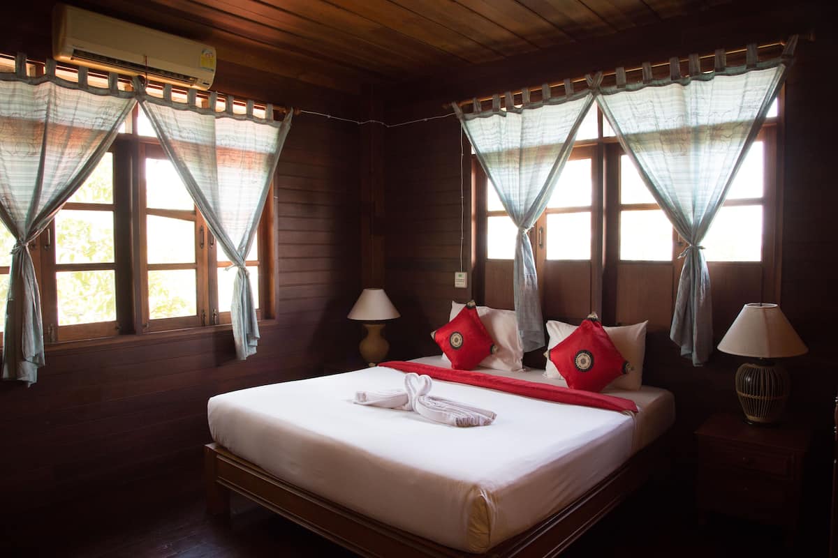 In-room safe, desk, blackout drapes, free WiFi