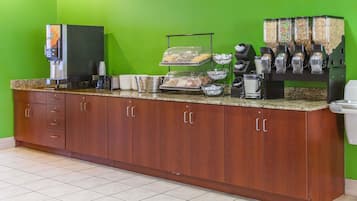 Free daily continental breakfast 