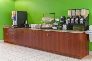 Desayuno continental incluido todos los días 