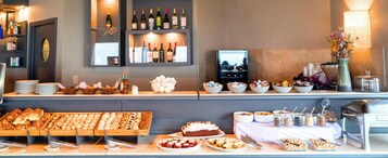 Free daily buffet breakfast
