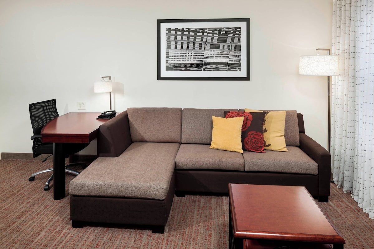 Plasma TV, fireplace