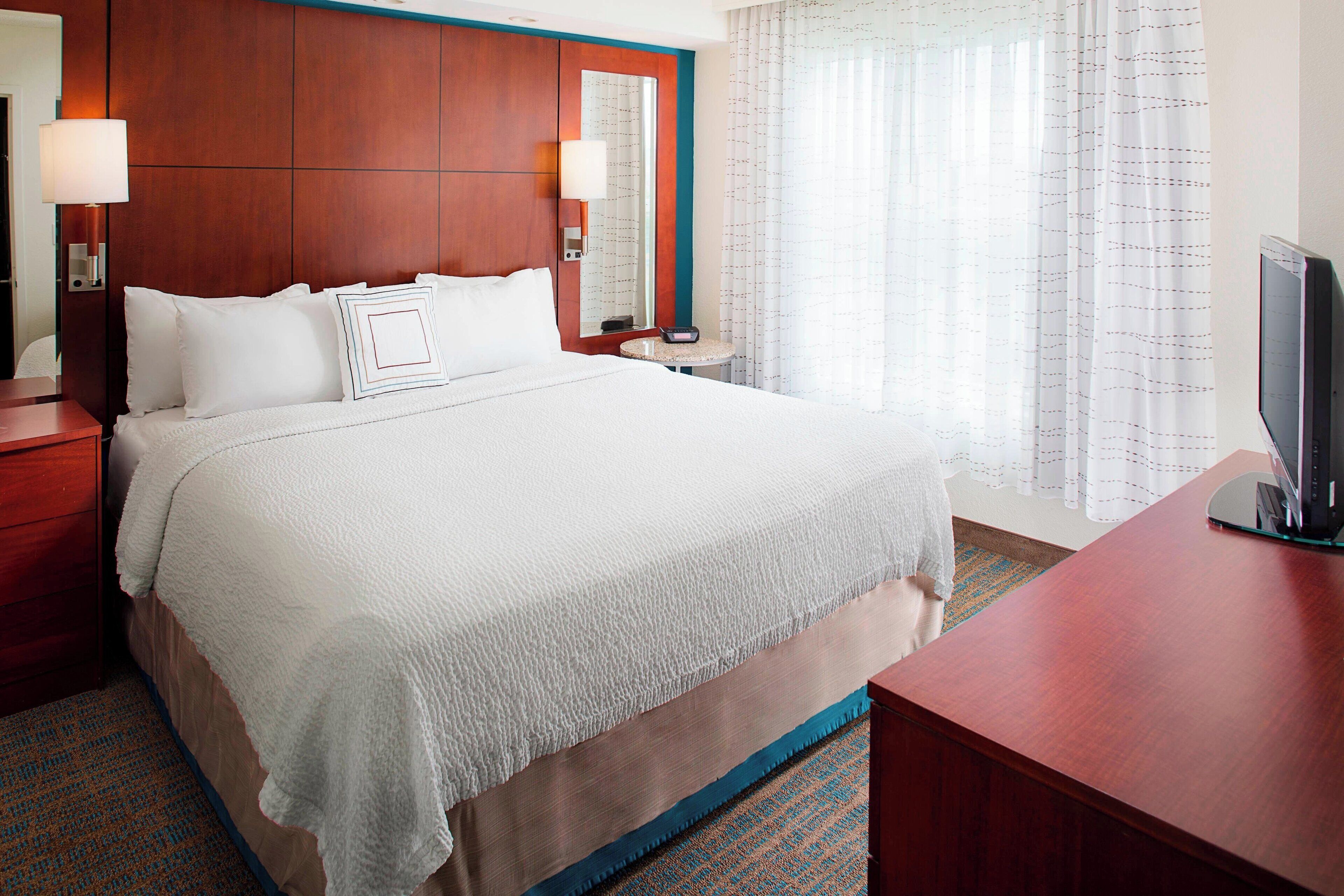 suite, 1 bedroom, fireplace | hypo-allergenic bedding, desk, laptop workspace, blackout curtains