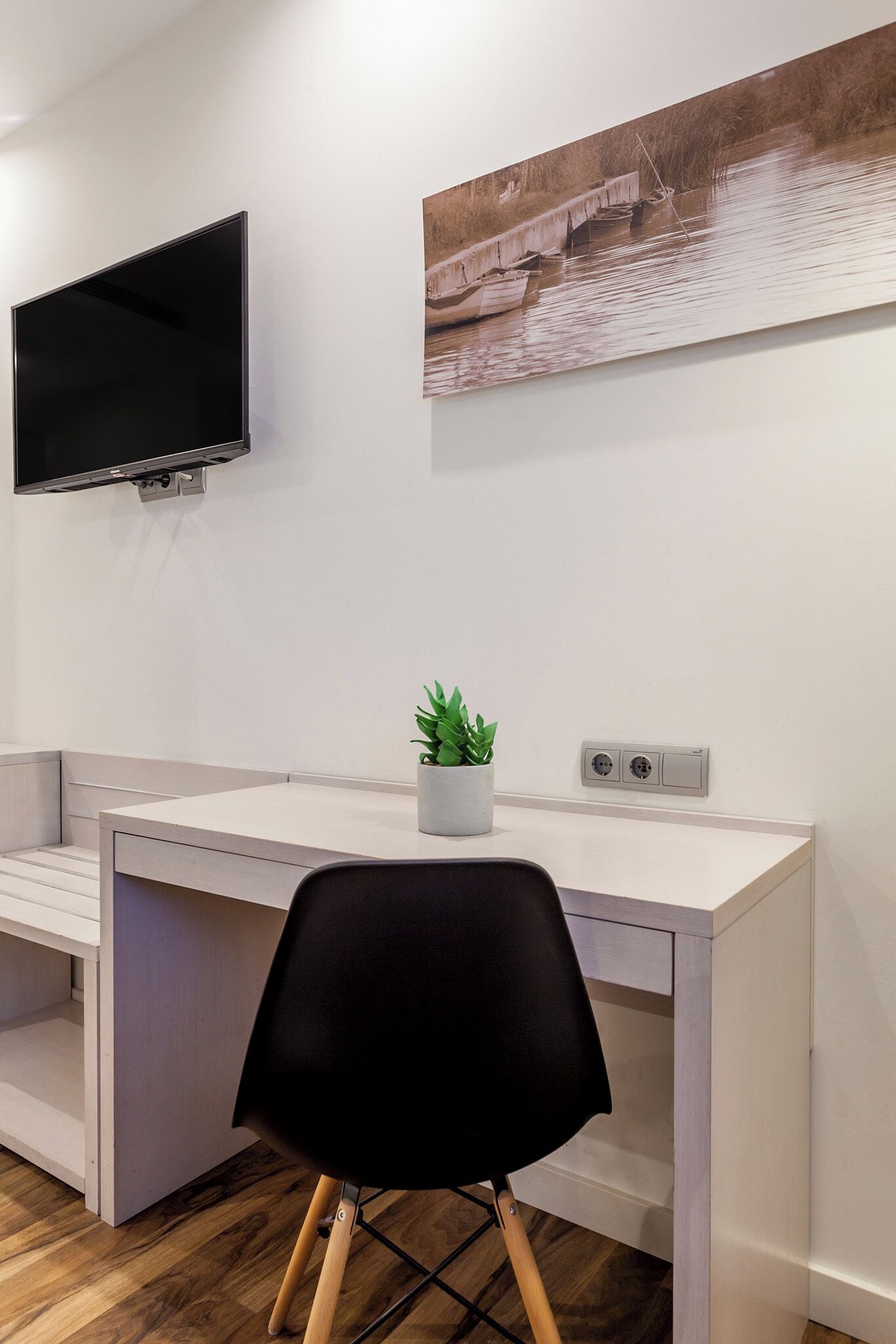 1 bedroom, premium bedding, minibar, in-room safe