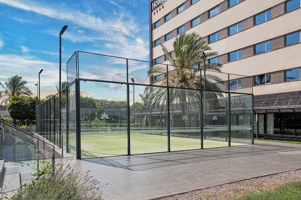 Tennis court