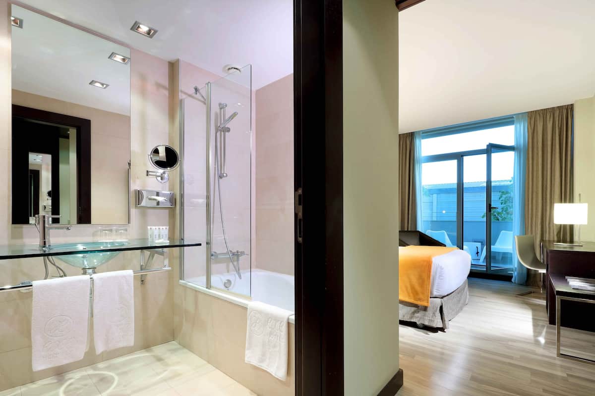 Minibar, in-room safe, desk, blackout drapes