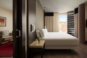 Matelas mémoire de forme, minibar, coffres-forts dans les chambres