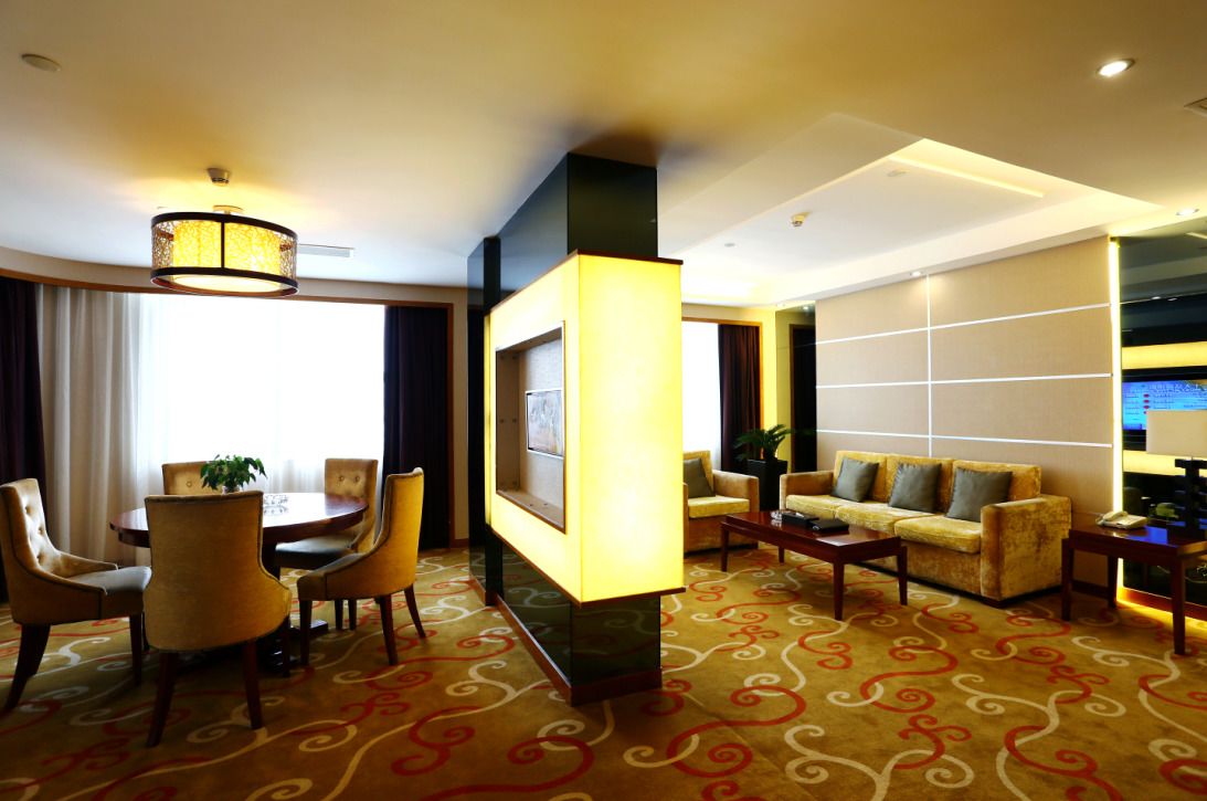 21-inch LCD TV with cable channels, TV, fireplace