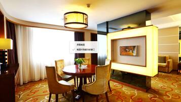 Fridge, microwave, coffee/tea maker