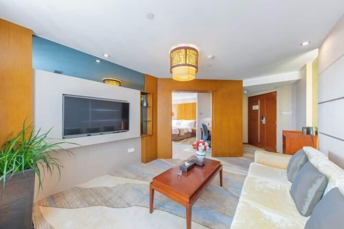 Premium bedding, down comforters, pillowtop beds, in-room safe