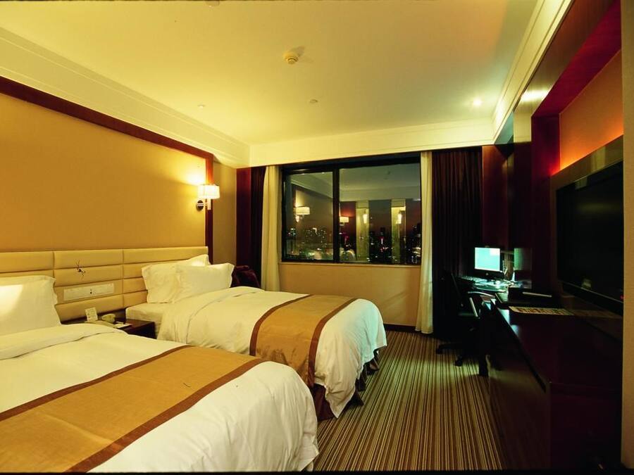 Premium bedding, down comforters, pillowtop beds, in-room safe