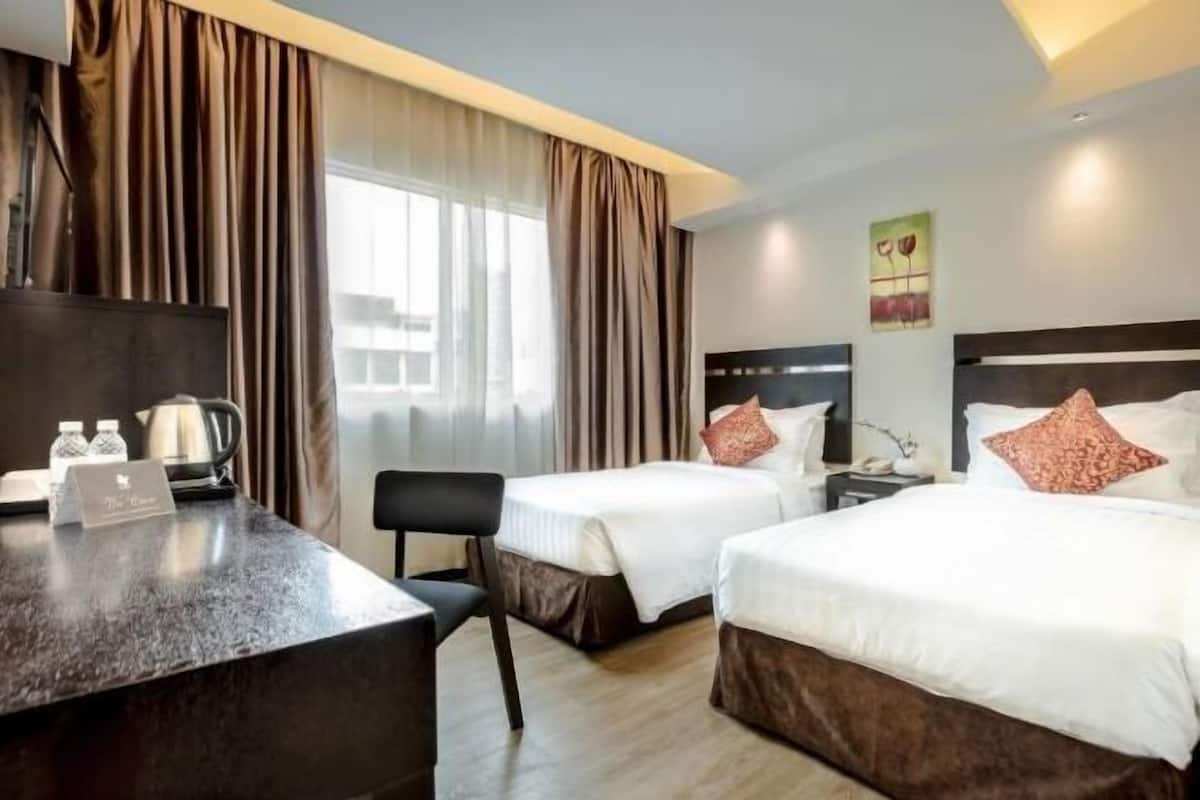 Minibar, in-room safe, desk, soundproofing