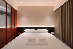 Premier Room | Minibar, in-room safe, iron/ironing board, free WiFi