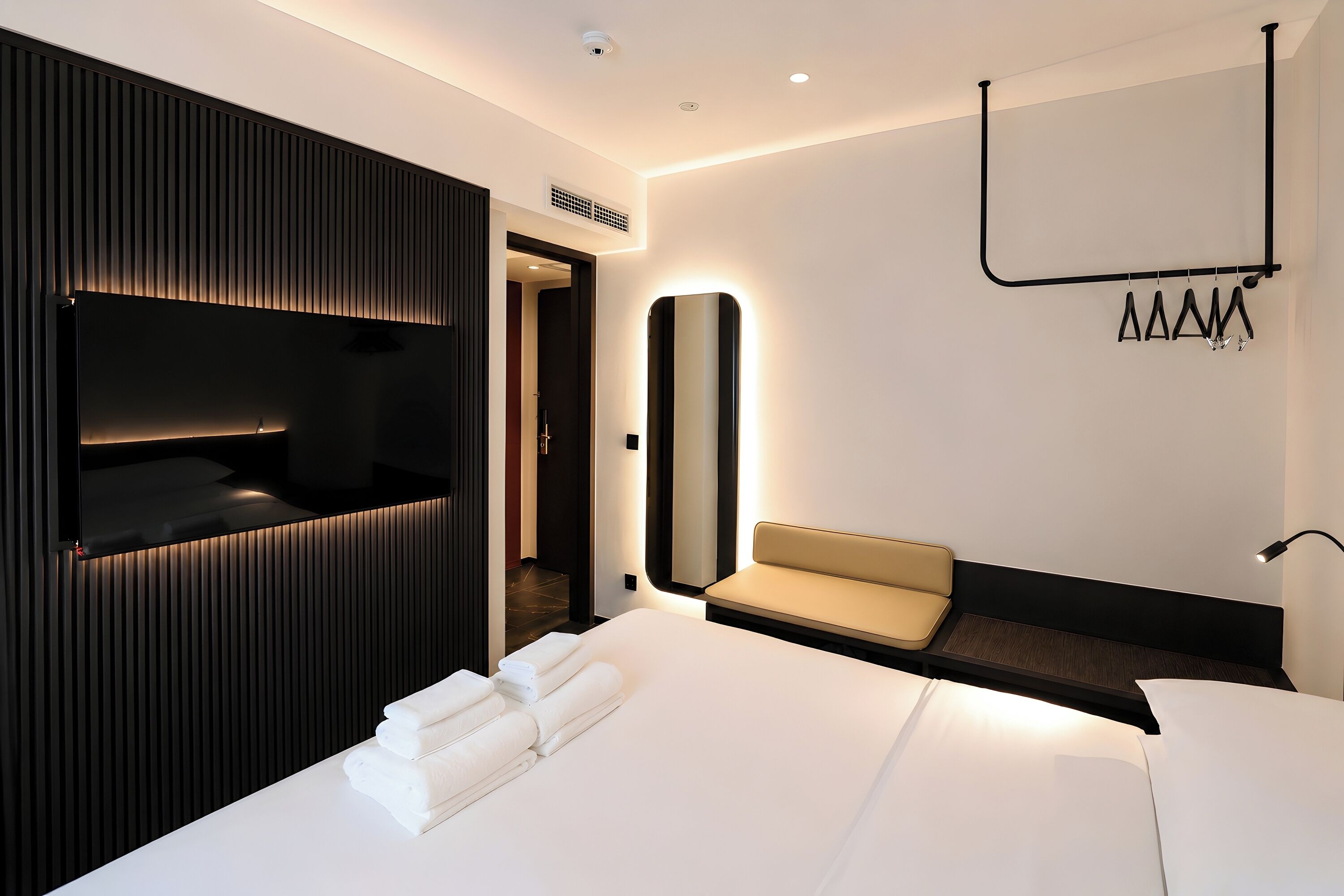 Family Room | Minibar, in-room safe, iron/ironing board, free WiFi