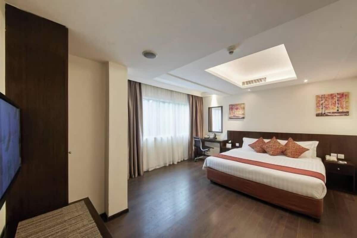 1 bedroom, minibar, in-room safe, desk