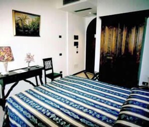 Select Comfort beds, minibar, in-room safe, desk - JFI Hermitage (Assisi)