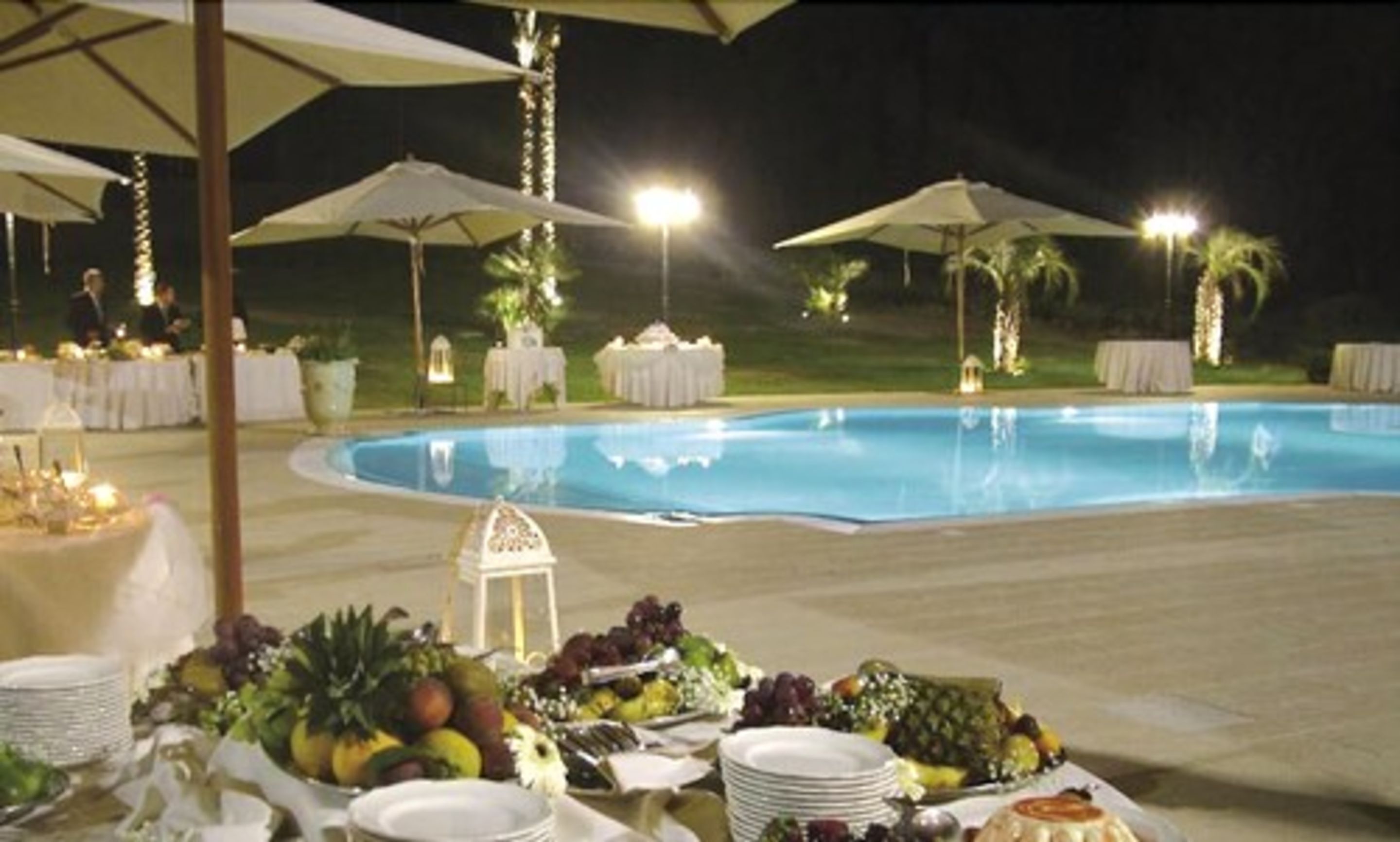 outdoor pool, pool loungers