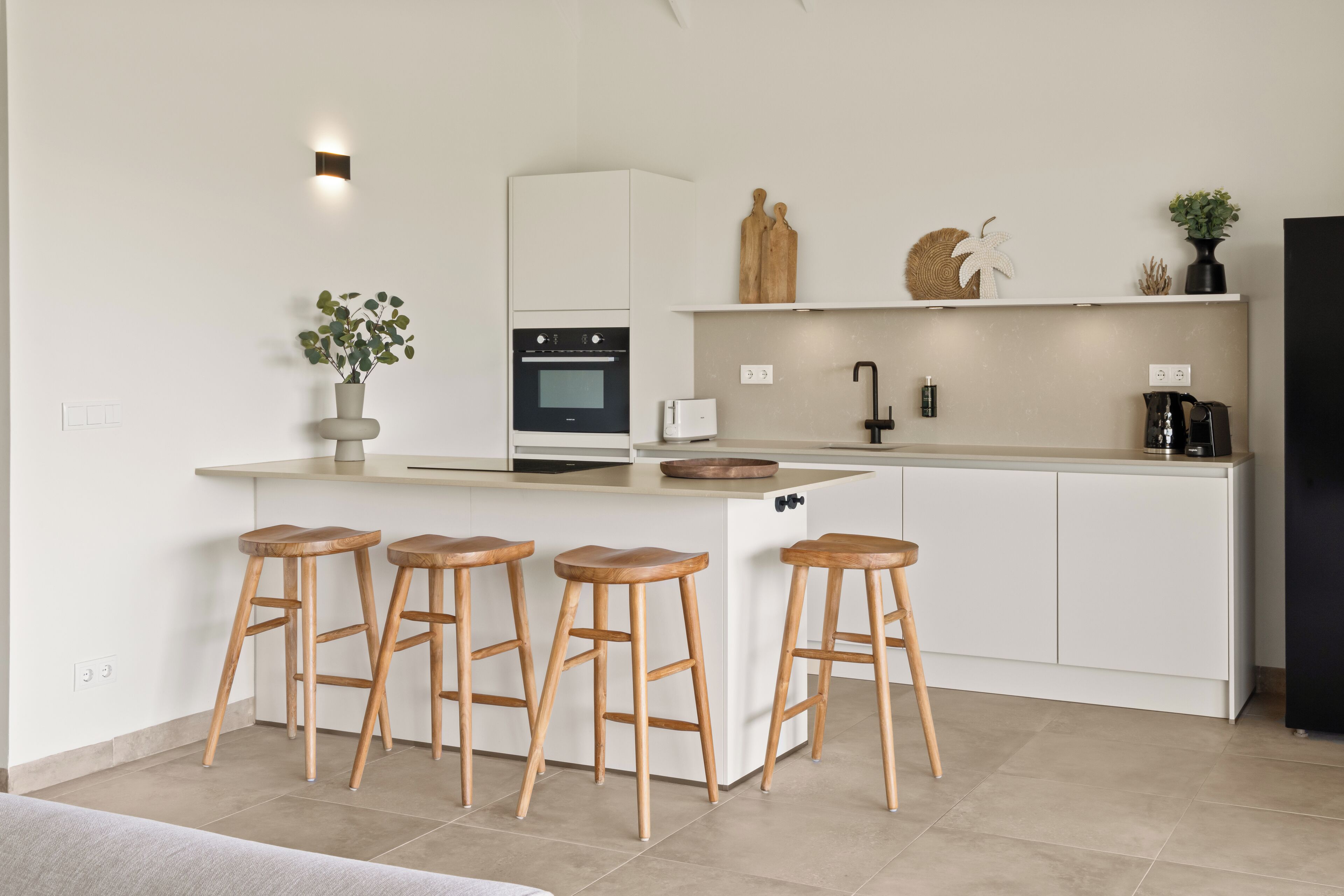 deluxe villa | private kitchen | full-sized fridge, microwave, oven, stovetop