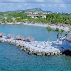 Plage privée, sable blanc, cabines gratuites, chaises longues