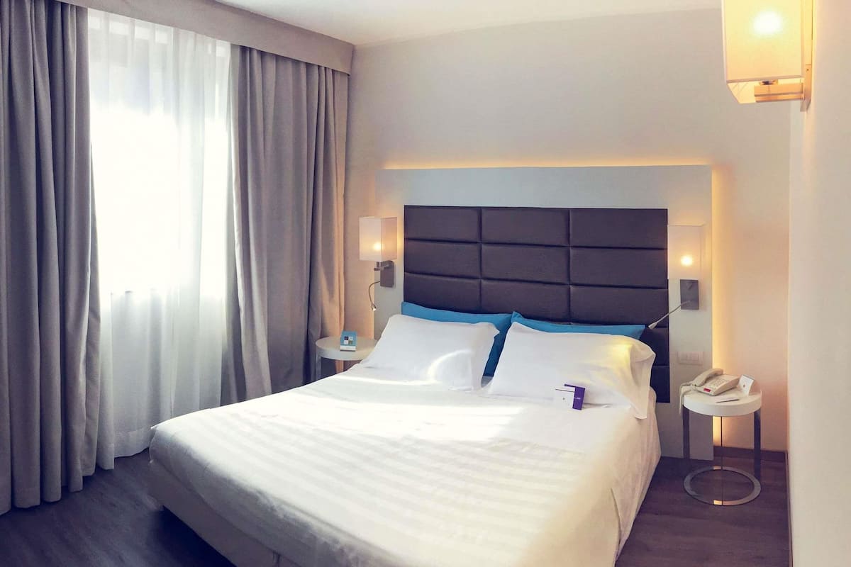 Standard Room, 1 Double Bed | Premium bedding, down duvets, Select Comfort beds, minibar