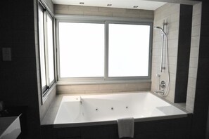 Villa, 1 Bedroom, Jetted Tub, Poolside | Egyptian cotton sheets, minibar, in-room safe, desk