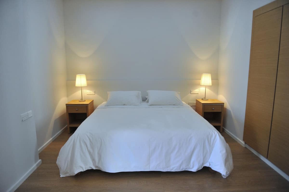 BettwÀsche aus Àgyptischer Baumwolle, Minibar, Zimmersafe, Schreibtisch