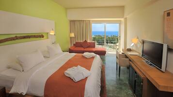 Draps en coton égyptien, minibar, coffres-forts dans les chambres