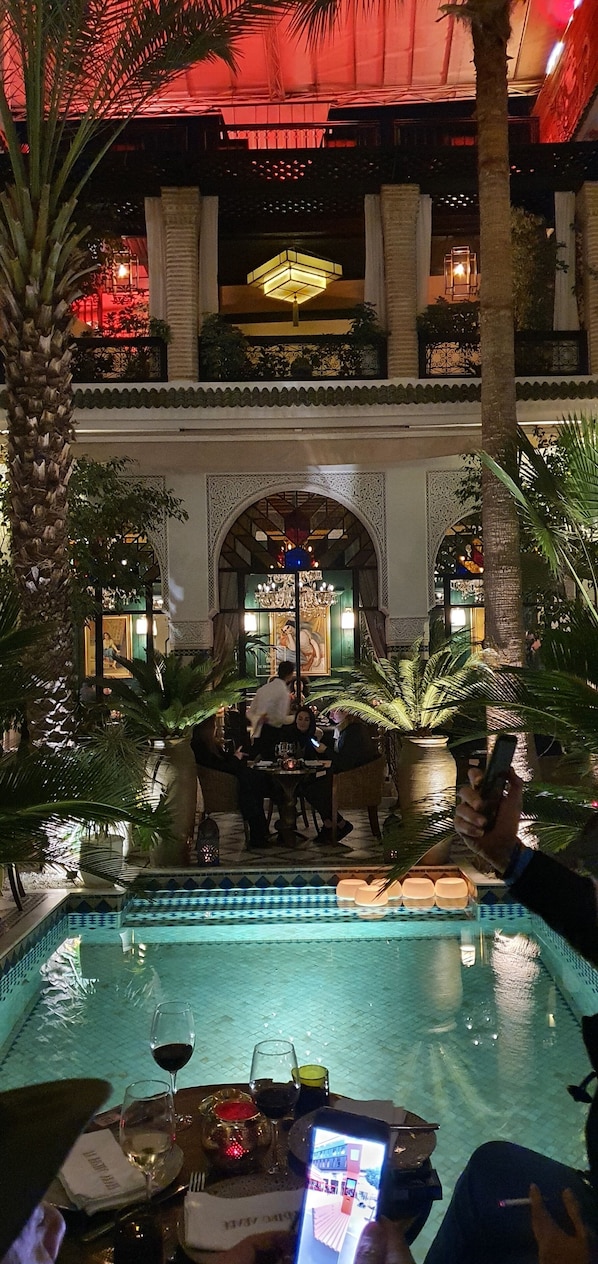 2 restaurants, lunch, dinner served; Moroccan cuisine