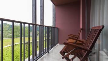 Standard Double or Twin Room ( Pool View ) | Badezimmer