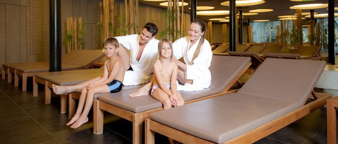 body treatments, aromatherapy, hot stone massages, thai massages