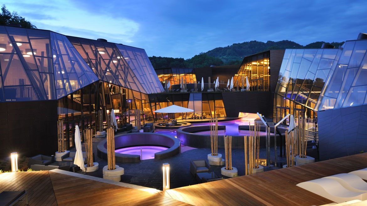 Soins corporels, soins d'aromathérapie, massages aux pierres chaudes