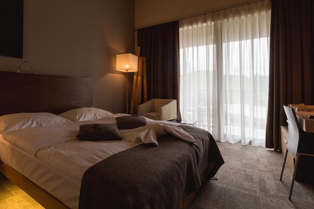 Superior Double Room | Minibar, in-room safe, desk, soundproofing