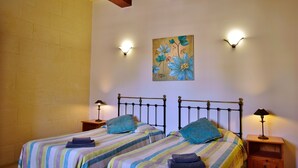Iron/ironing board (on request), cribs (free), rollaway beds (surcharge) - Villagg Tal Fanal (Ghasri)