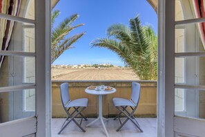 Dining - Villagg Tal Fanal (Ghasri)