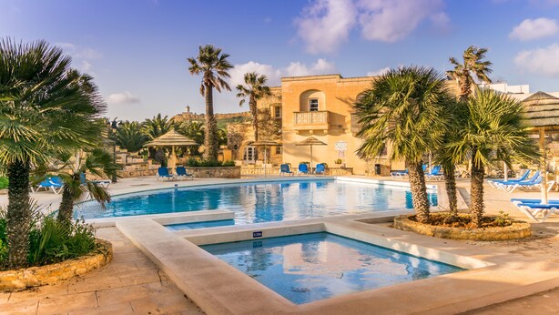 Outdoor pool - Villagg Tal Fanal (Ghasri)