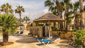 Outdoor pool - Villagg Tal Fanal (Ghasri)