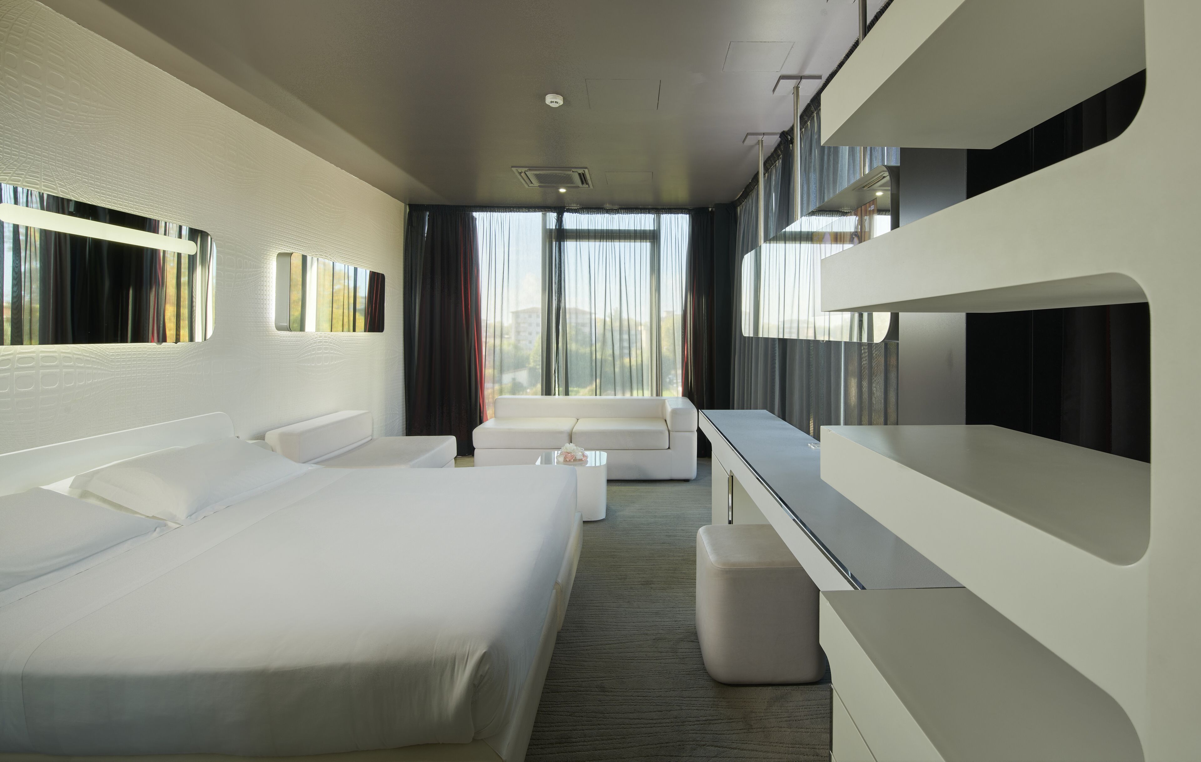 junior suite | 1 bedroom, down duvets, minibar, in-room safe