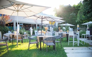 Breakfast, lunch, dinner served; garden views