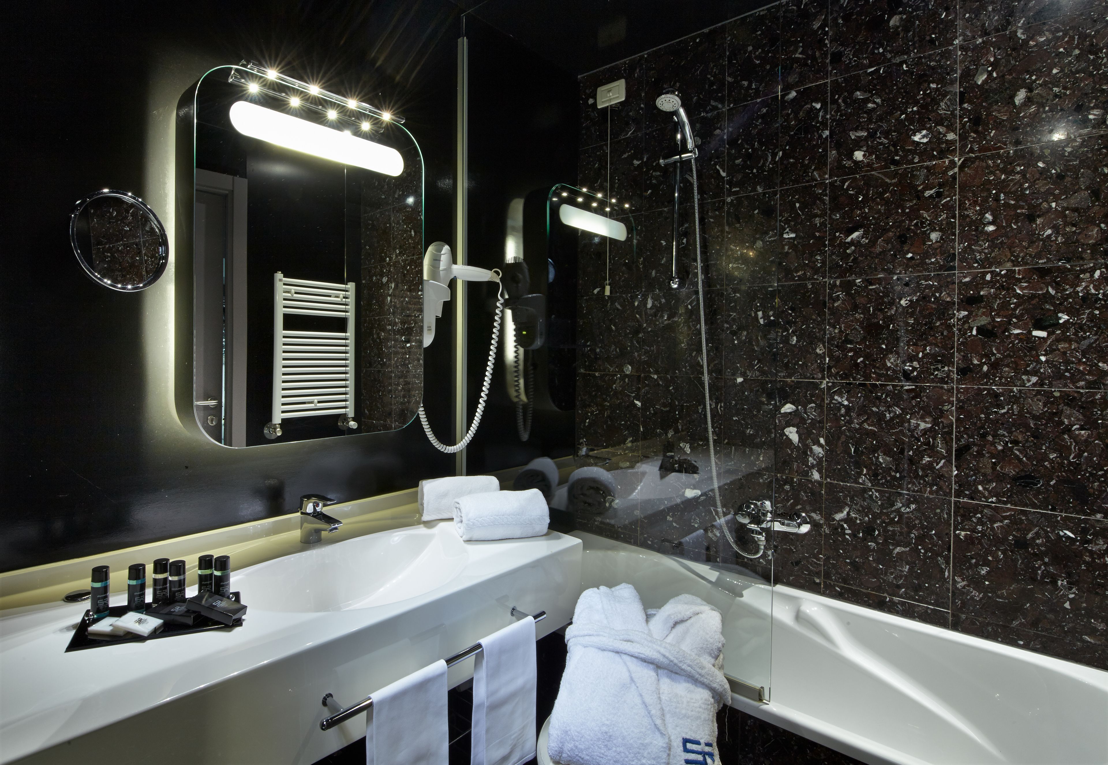 executive suite | bathroom amenities | free toiletries, hair dryer, bidet, towels