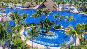 3 udendørs pools, liggestole