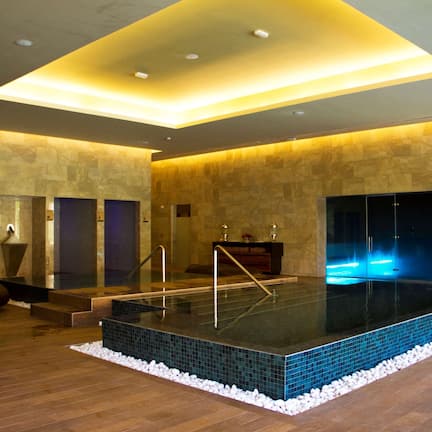 Sauna, steam room, Turkish bath, body treatments, deep-tissue massages