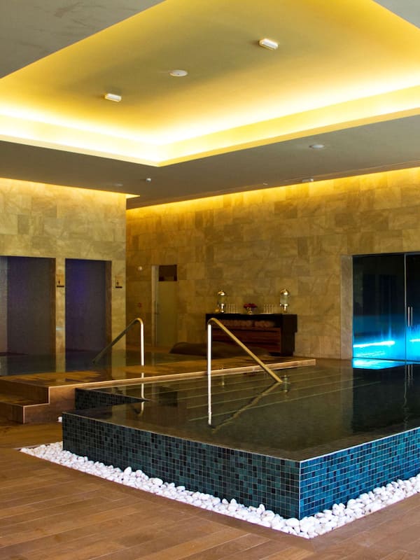 Sauna, steam room, Turkish bath, body treatments, deep-tissue massages