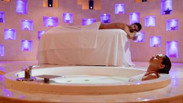 Sauna, hammam, hammam, soins corporels, massages des tissus profonds