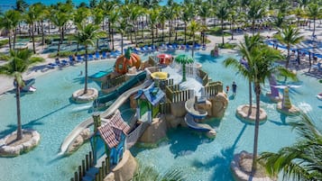 3 outdoor pools, pool loungers