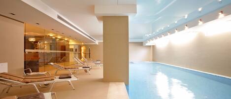 Indendørs pool, liggestole