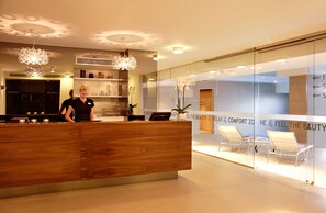 Sauna, bain à remous, soins corporels, soins d'aromathérapie