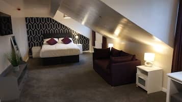 Iron/ironing board, free WiFi, bed sheets