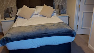 Iron/ironing board, free WiFi, bed sheets