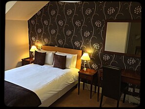 Iron/ironing board, free WiFi, bed sheets - The Noel at Whitwell (Oakham)
