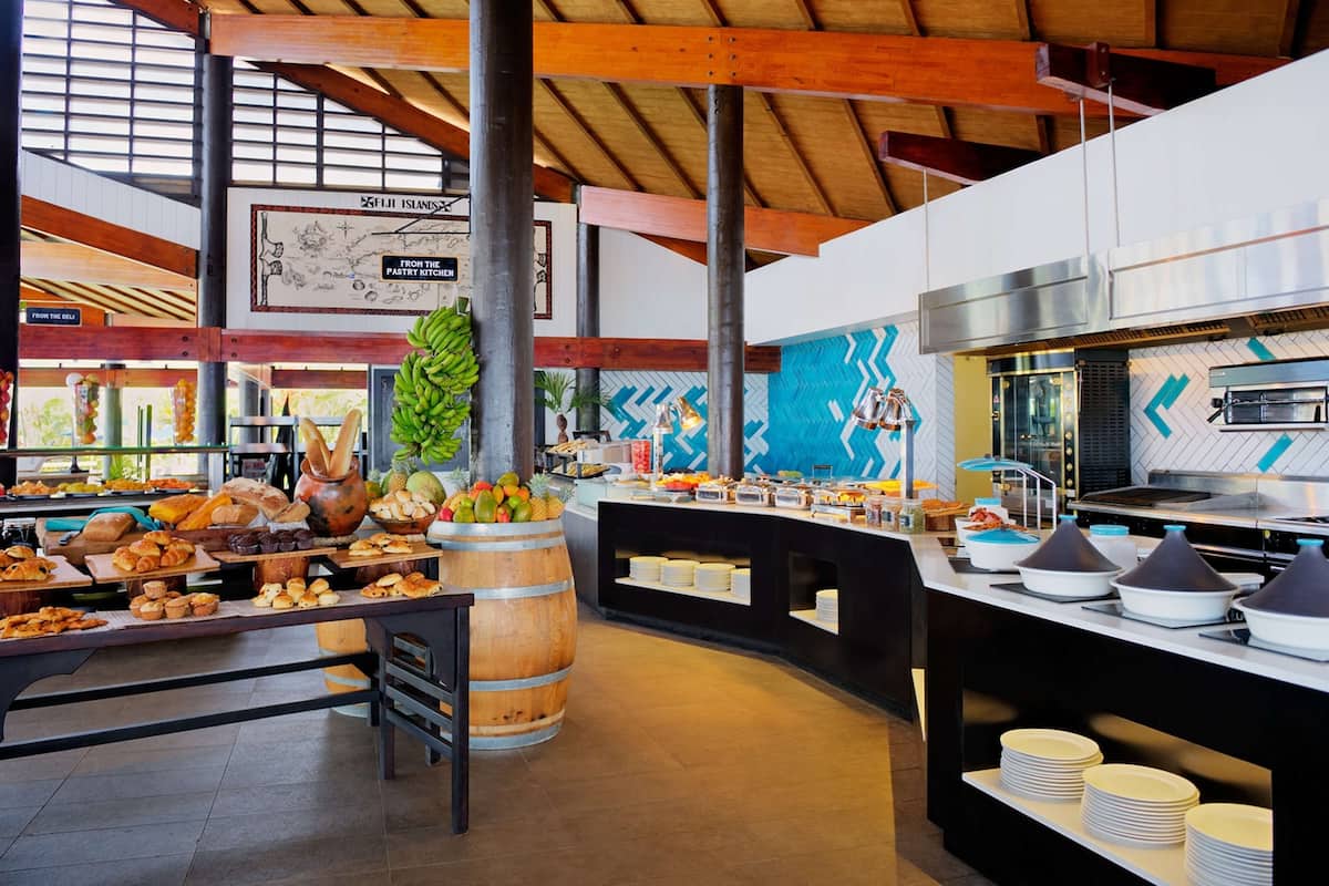 5 restaurants, breakfast, lunch, dinner served; international cuisine