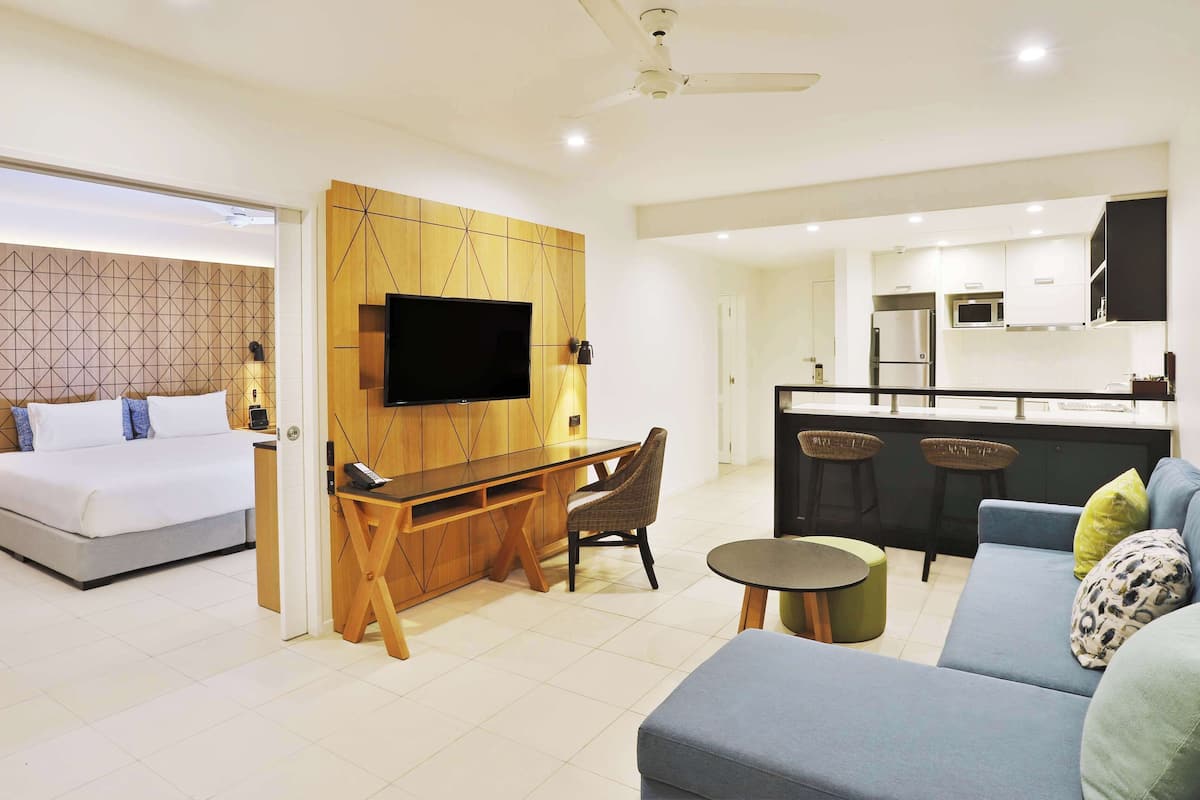 1 bedroom, premium bedding, minibar, in-room safe